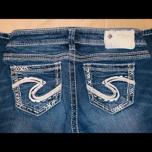 Good condition Silver brand denim jeans!